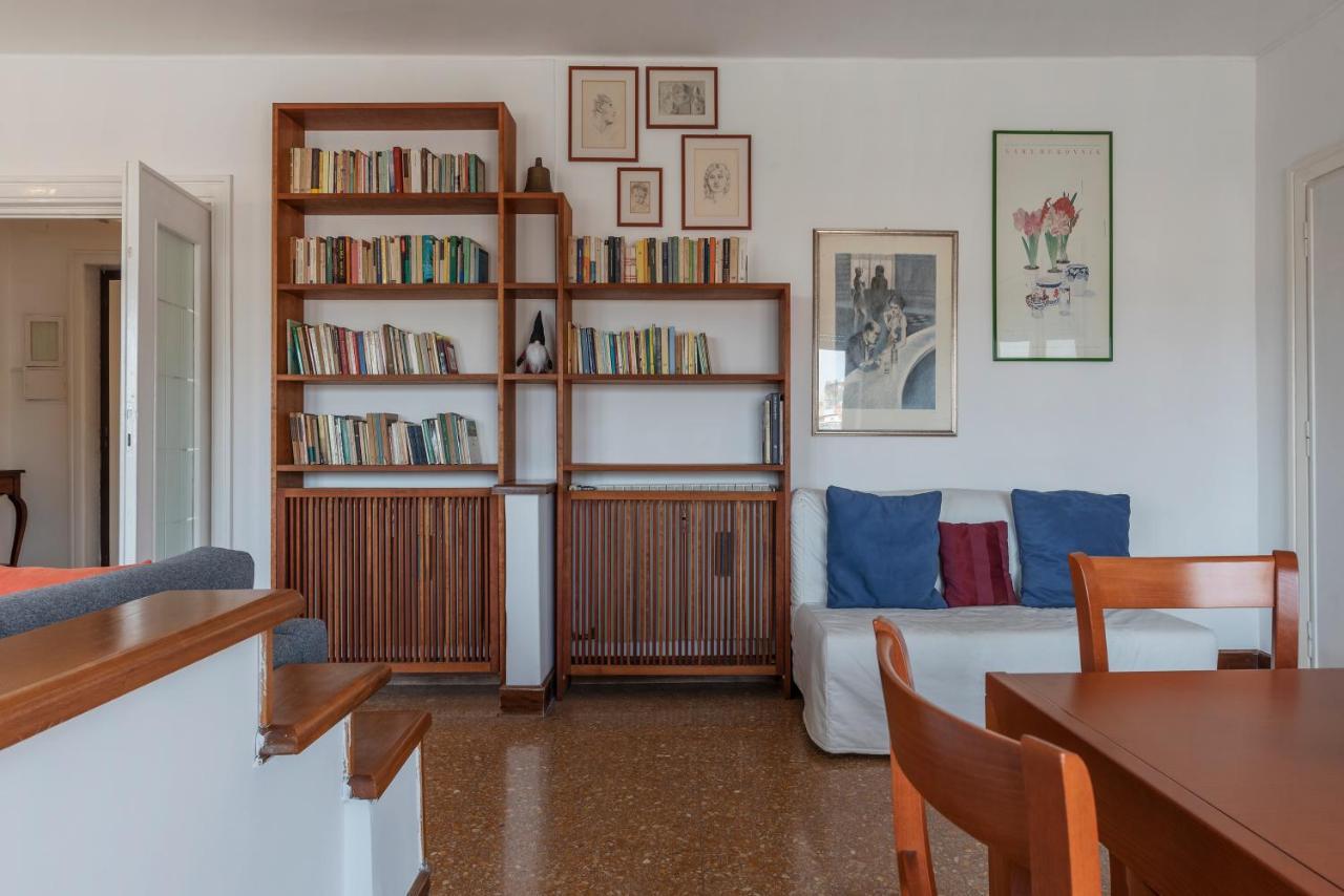 Roomy And Bright Apartment With Terrace Rome Exterior photo